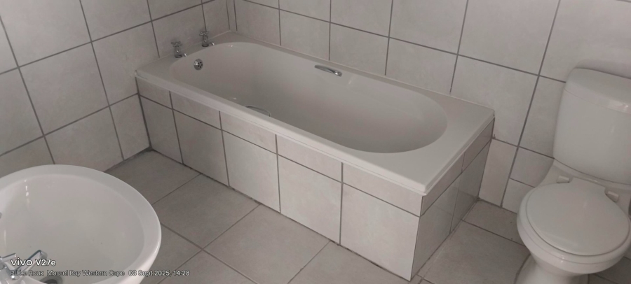 To Let 2 Bedroom Property for Rent in Hartenbos Central Western Cape